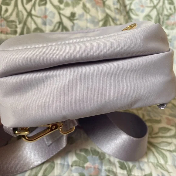 Lululemon Small 2L Sling Bag💙💜 - Picture 6 of 13